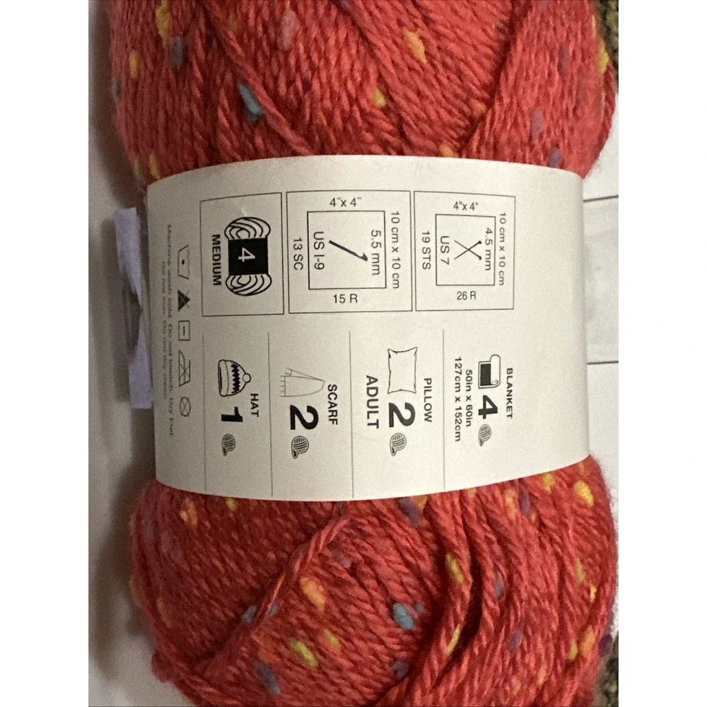Big Twist Yarn Totally Tweed Girls Night Out 5.29 oz #4 Acrylic Blend 1‎ Skien